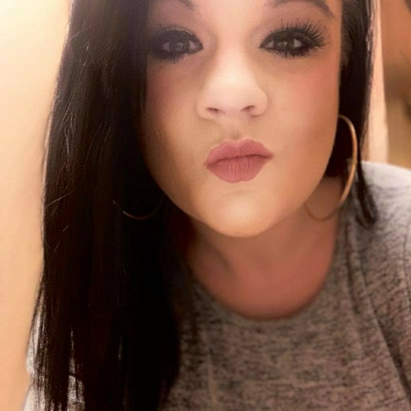 Meet your Posher, Ariel - Picture 1 of 1